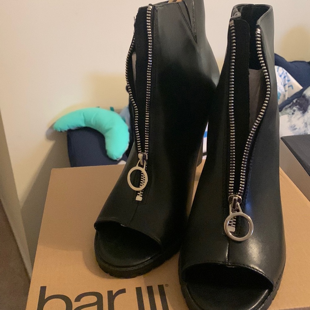 Front zip boots - Picture 2 of 6